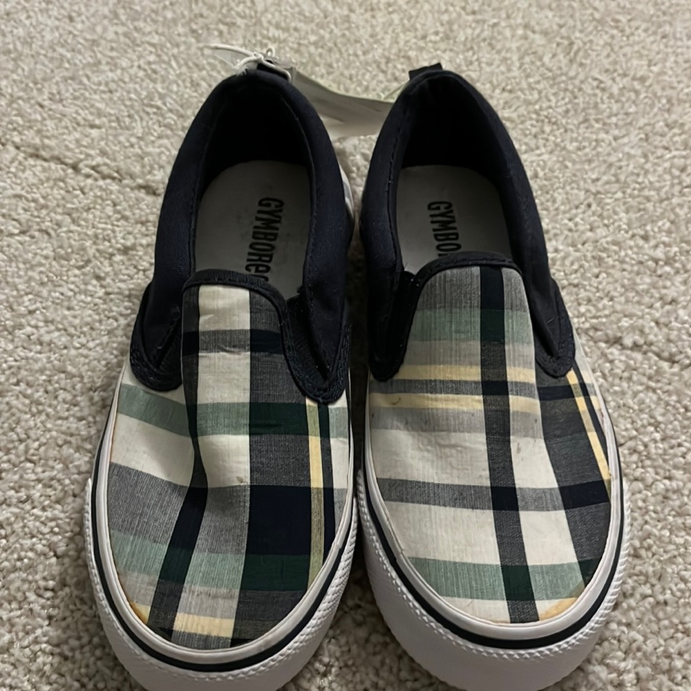 Gymboree boys slip on’s NWT